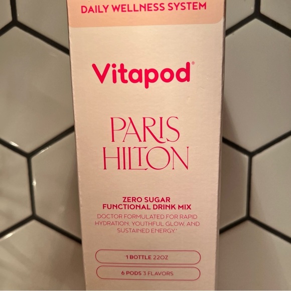 Vitapod x Paris Hilton Vitamin Drink Mix Starter‎ Pack 1 Bottle 6 Pods Wellness - Picture 4 of 15